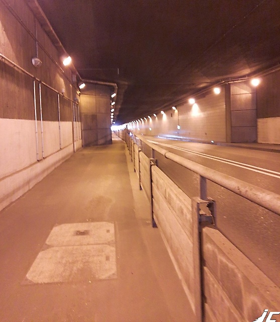 PF_Flughafentunnel_08