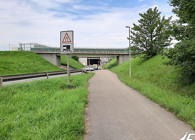 PF_Flughafentunnel_12